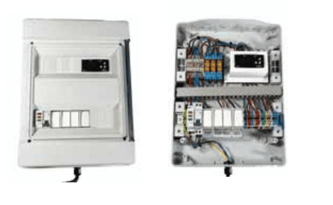 Quadro di comando per deumidificazione Sistema Italia, vista frontale a sportello chiuso e vista interna con componentistica cablata